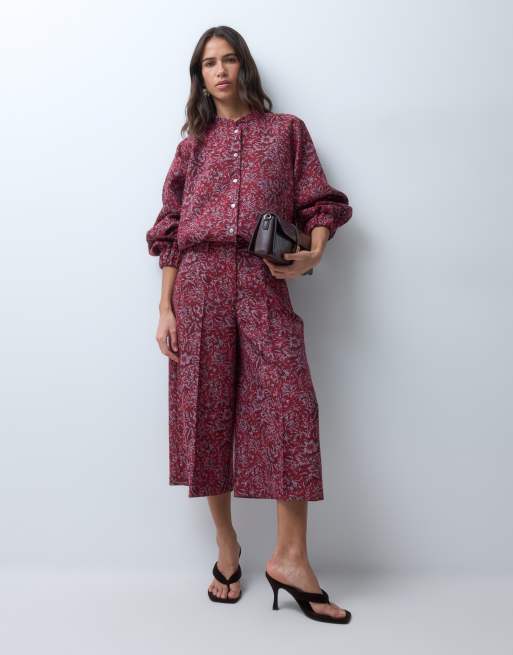 ASOS DESIGN blommig jacquard-culotte i röd gobeläng, 2 av 5