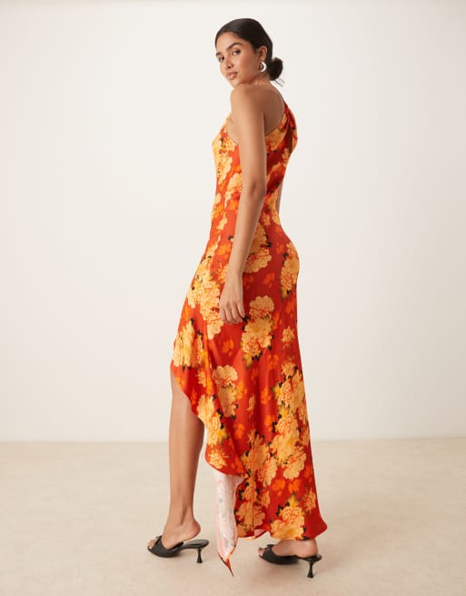 ASOS DESIGN – Blommig maxiklänning i satin och slipmodell med halterneck och volangkant, 4 av 4
