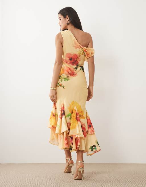 ASOS DESIGN – Blommig midaxiklänning med asymmetrisk klockad kjol och bara axlar, 2 av 4
