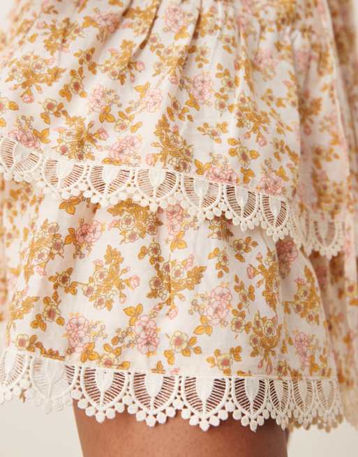 ASOS – DESIGN – Blommig minikjol i flera lager med broderad fåll, del av set, 2 av 5