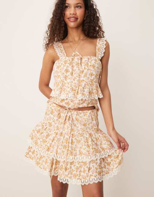 ASOS – DESIGN – Blommig minikjol i flera lager med broderad fåll, del av set, 3 av 5