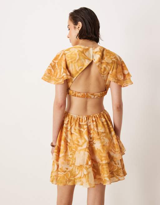 ASOS DESIGN – Blommig miniklänning med v-ringning, utsvängda ärmar och utskurna detaljer, 2 av 4