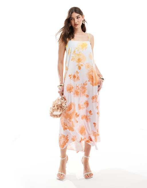 ASOS DESIGN – Blommig, ombréfärgad, midilång slipklänning i krossad satin