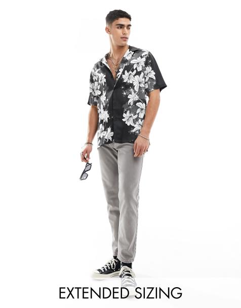 ASOS DESIGN – Blommig oversize skjorta i satin med platt krage - view 1