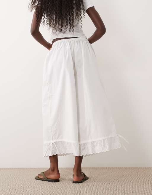 ASOS DESIGN bloomerbyxor med knytdetalj i vitt, 3 av 5