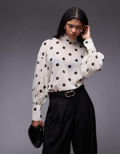 ASOS DESIGN - Blouse à pois en mousseline avec col cheminée et manches volumineuses - view 1