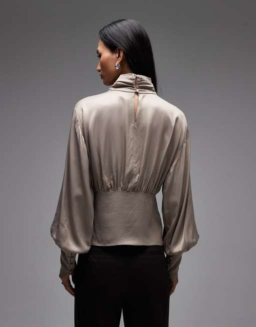 ASOS DESIGN - Blouse en satin à col montant et manches blousantes - Taupe, 2 de 4