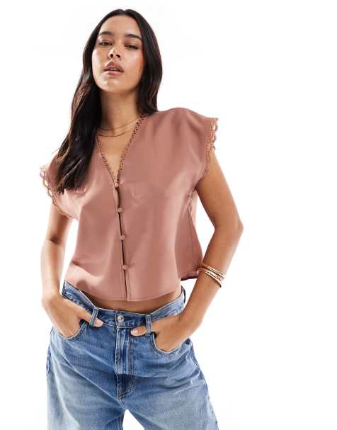 ASOS DESIGN - Blouse met kanten rand en korte mouwen in bruin - view 1