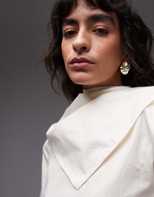 ASOS DESIGN - Blouse met schoudervullingen en hals met sjaal in oesterkleur, 3 van 4
