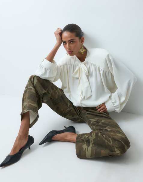ASOS DESIGN blouse structurée à nœud avec détail froncé en blanc - view 1