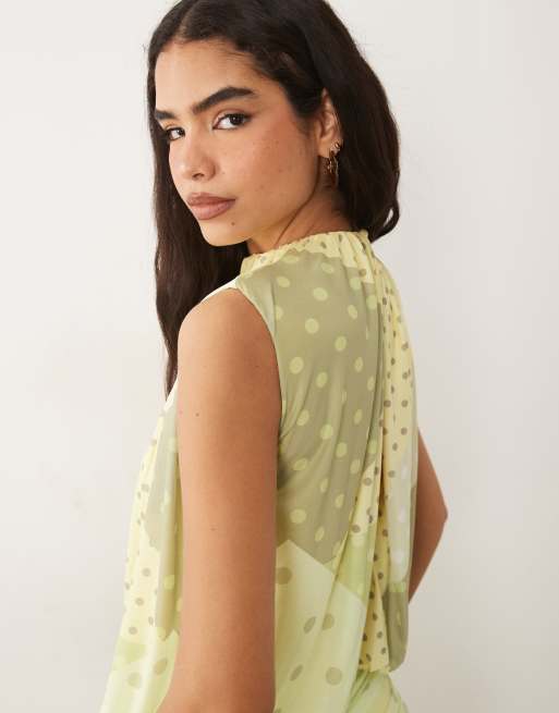 ASOS DESIGN – Blouson-Maxikleid aus Netzstoff in Salbeigrün mit Polka Dots und gerafftem Rock mit tief angesetzter Taille, 3 von 4