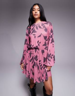 ASOS DESIGN - Blouson-Minikleid aus strukturiertem Netzstoff mit Ballonärmeln und lila Blumenmuster-Bunt