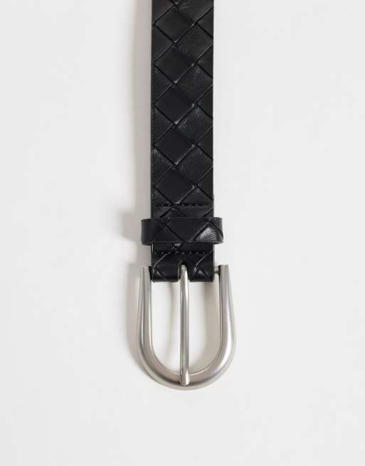 ASOS DESIGN bælte i sort imiteret læder med præget kurveflet, 2 af 3