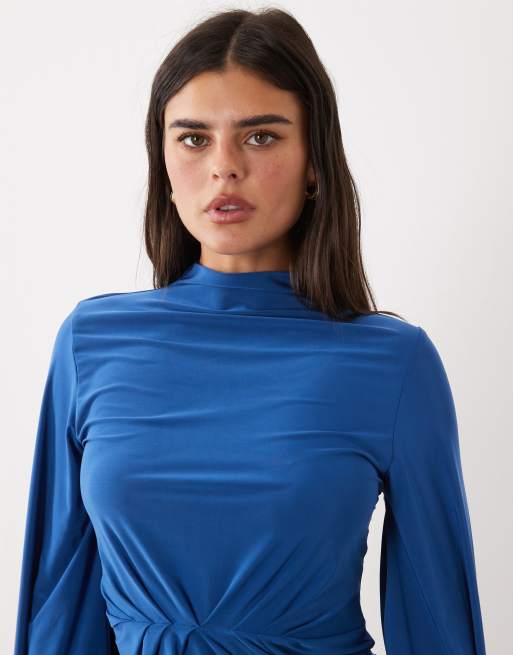 ASOS DESIGN blus med draperad ärm, hög krage och detaljer i blått, 4 av 4