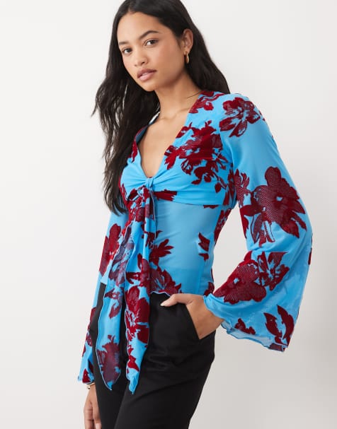 ASOS DESIGN blus med knytband i halsen, flocktryck och draperade ärmar i blått - view 1