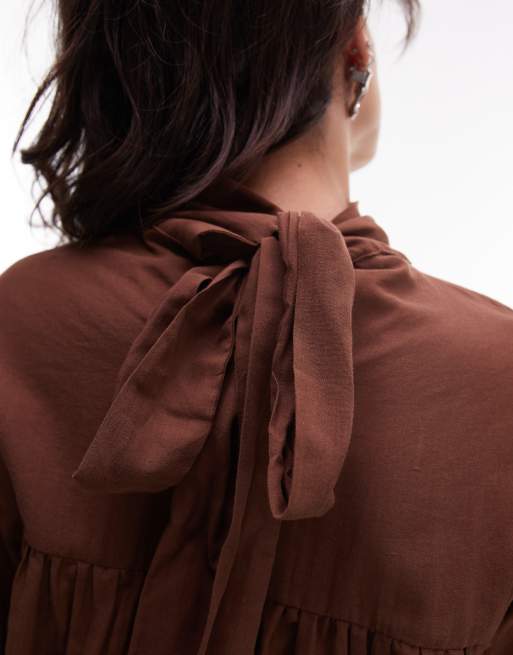 ASOS DESIGN - Blusa accollata color cioccolato con maniche a campana, 3 di 4