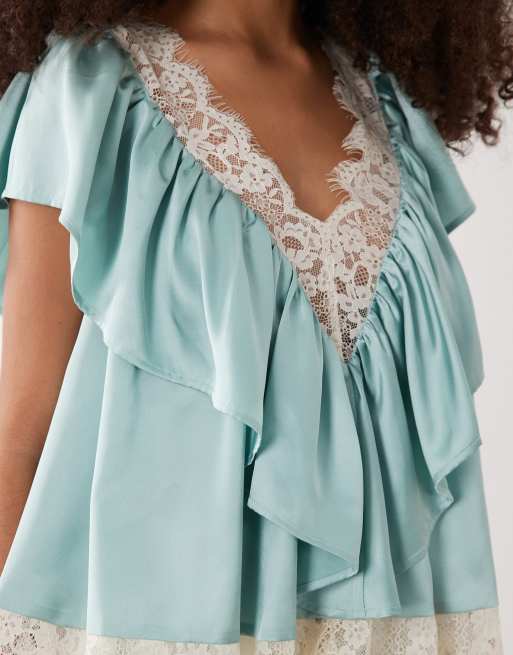 ASOS DESIGN - Blusa azul surfero escalonada de satén con insertos de encaje, 4 de 4
