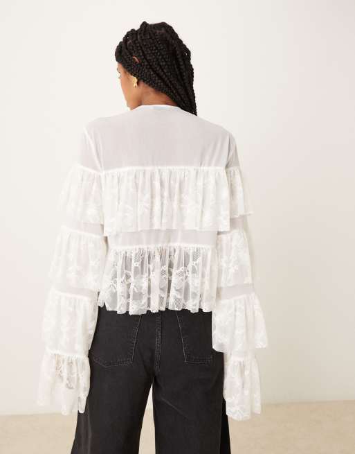 ASOS DESIGN - Blusa color avorio allacciata sul davanti con volant a balze e inserti in pizzo, 2 di 4
