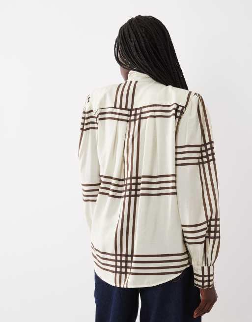 ASOS DESIGN blusa con lazo en el cuello a cuadros crema, 4 de 4
