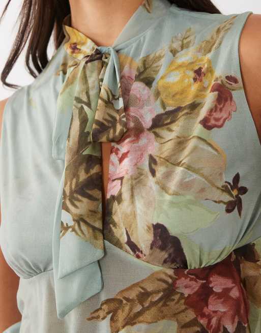 ASOS DESIGN Bluse aus elastischem Chiffon mit Schleifendetail und Blumenprint in Blau, 3 von 4