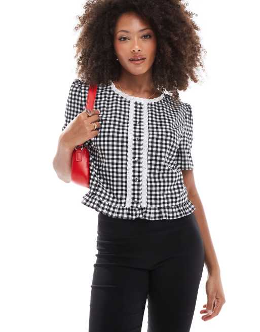 ASOS DESIGN - Bluse med knapper og kantdetaljer i sort gingham-print