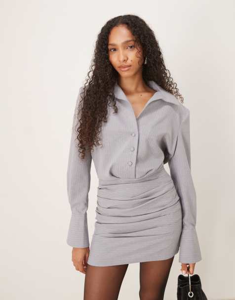 ASOS DESIGN – Blusenkleid in Minilänge in Dunkelgrau mit Nadelstreifen und Wickeldetail - view 1