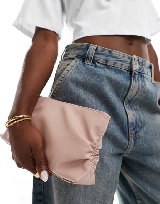 ASOS DESIGN - Blush-lyserød clutch med lynlås i toppen og rynket sidedetalje