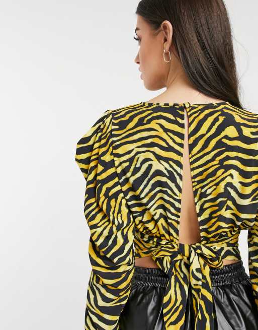 ASOS DESIGN – Bluzka z obszernym długim rękawem, w tygrysi wzór, 2 z 4