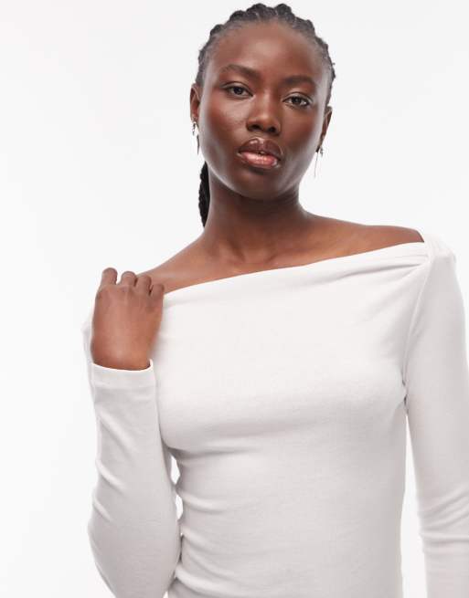 ASOS DESIGN boat neck long sleeve with binding detail in cream, 3 of 4
