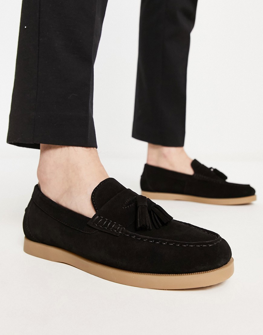 boat shoe in black suede with natural sole
