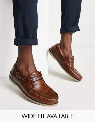  boat shoes  leather with gum sole