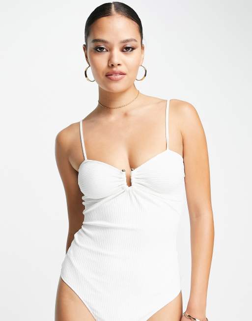 ASOS DESIGN - Body con spalline sottili e dettaglio in metallo bianco a coste, 4 di 4