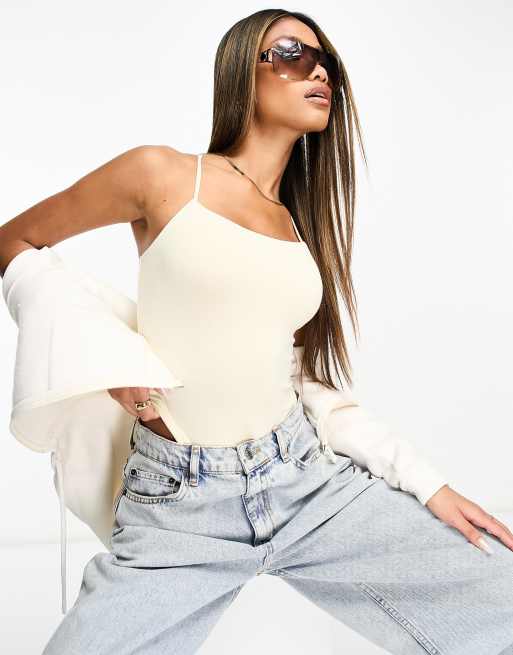 ASOS DESIGN – Body in Buttermilchweiß mit Rückenschnürung und schmalen Trägern 