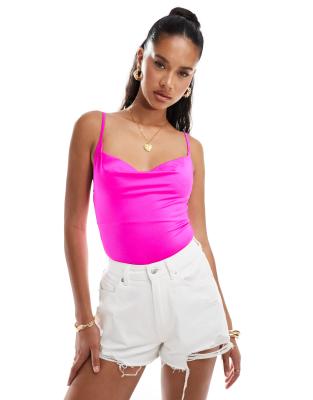 ASOS DESIGN - Body in matt schimmerndem Rosa mit Wasserfallausschnitt