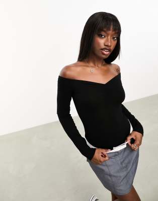 ASOS DESIGN - Body in Schwarz mit geraffter Vorderseite und Carmen-Ausschnitt