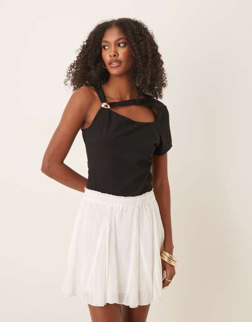 ASOS DESIGN - Body liscio nero con dettaglio in metallo e cut-out