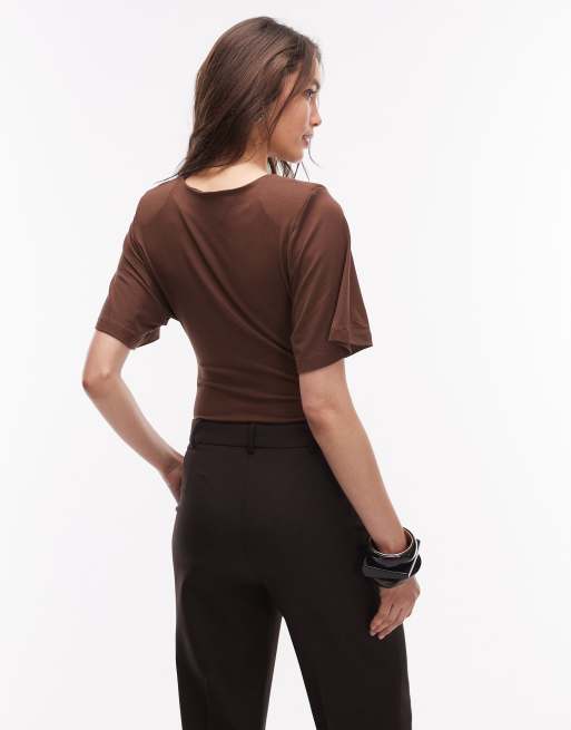 ASOS DESIGN - Body met korte mouwen en schoudervullingen in chocoladebruin, 3 van 4