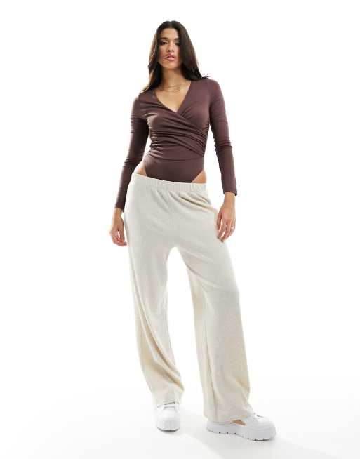 ASOS DESIGN - Body met overslag en lange mouwen in donkerbruin, 4 van 4