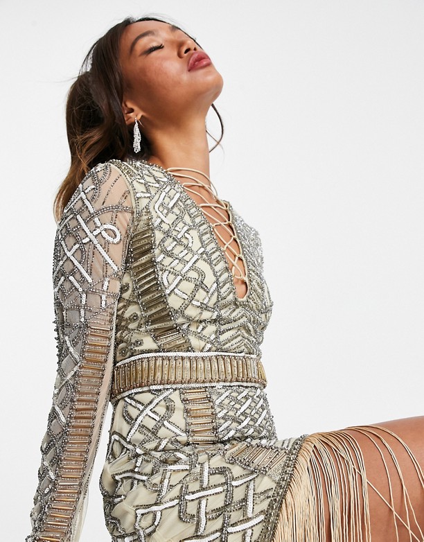 ASOS DESIGN – Bogato zdobiona sukienka mini ze sznurowaniem i frędzlami Złoty Nowy Szczegół 