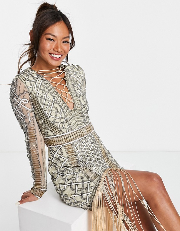 ASOS DESIGN – Bogato zdobiona sukienka mini ze sznurowaniem i frędzlami Złoty Nowy Szczegół 