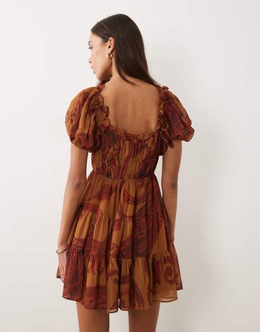 ASOS DESIGN – Boho-Minikleid in Rostrot mit Rüschen, Puffärmeln und Paisley-Muster, 4 von 4