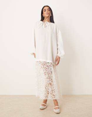ASOS DESIGN - Boho-Tunika aus Stoff und Spitze in Cremeweiß