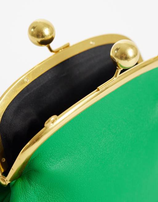 ASOS DESIGN - Bolso clutch verde marco rígido y asa de bolas de resina, 3 de 4