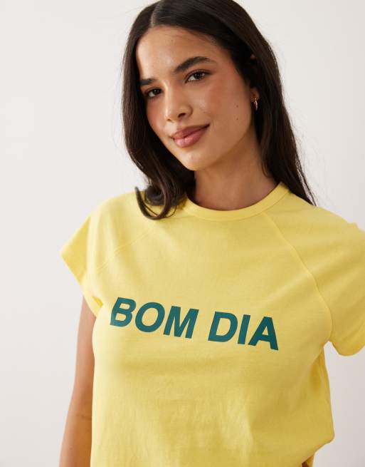 ASOS DESIGN - Bom Dia - Ensemble de pyjama avec short et t-shirt effet rétréci à manches courtes - Jaune/vert, 3 de 4