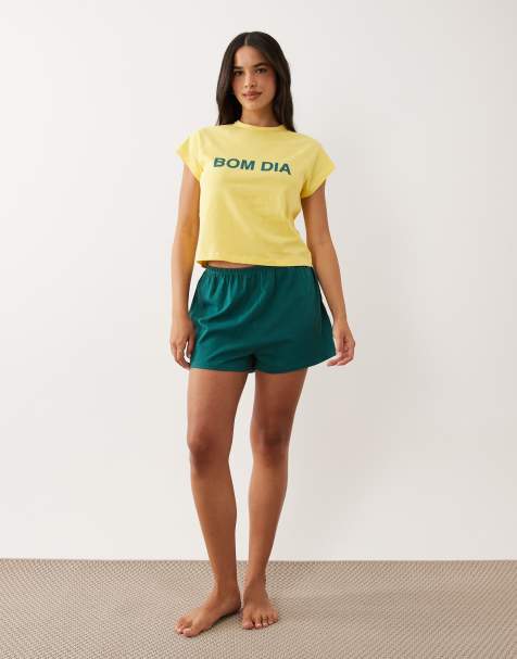 ASOS DESIGN - Bom Dia - Pigiama con T-shirt mini a maniche corte e pantaloncini giallo e verde - view 1
