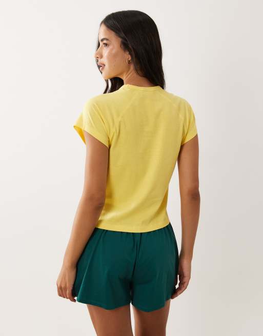 ASOS DESIGN - Bom Dia - Pigiama con T-shirt mini a maniche corte e pantaloncini giallo e verde, 4 di 4