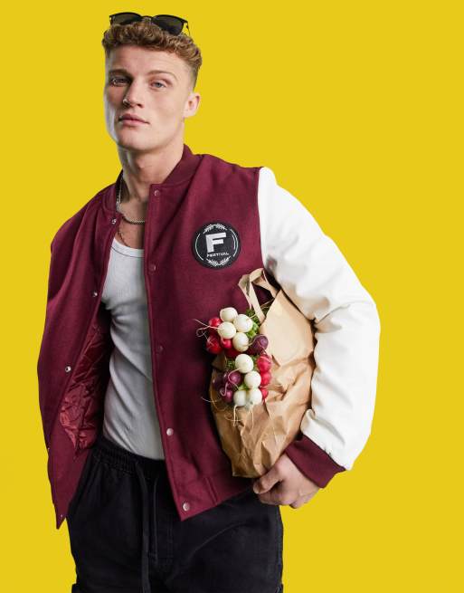 ASOS DESIGN - Bomber college rosso e bianco con maniche in pelle sintetica