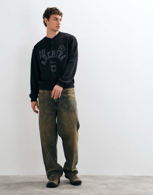 ASOS DESIGN bomber henley relaxed boxy con lavaggio acid e stampa pigmentata nero, 2 di 5