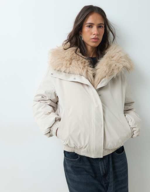 ASOS DESIGN bomber jacket con collo a cascata e pelliccia sintetica color crema, 4 di 4