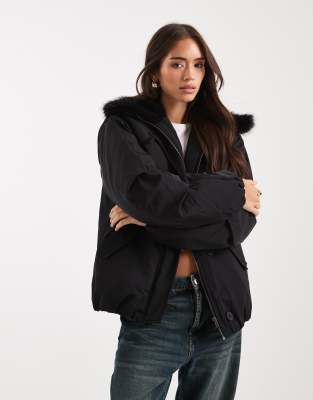 ASOS DESIGN - Bomber-Parkajacke mit Kapuze aus Kunstpelz in Schwarz